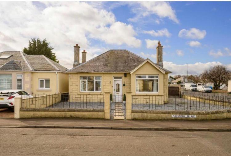 Christiemiller Avenue Holiday home